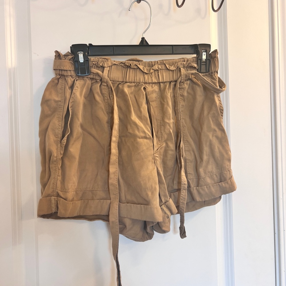American Eagle paper bag shorts sz M